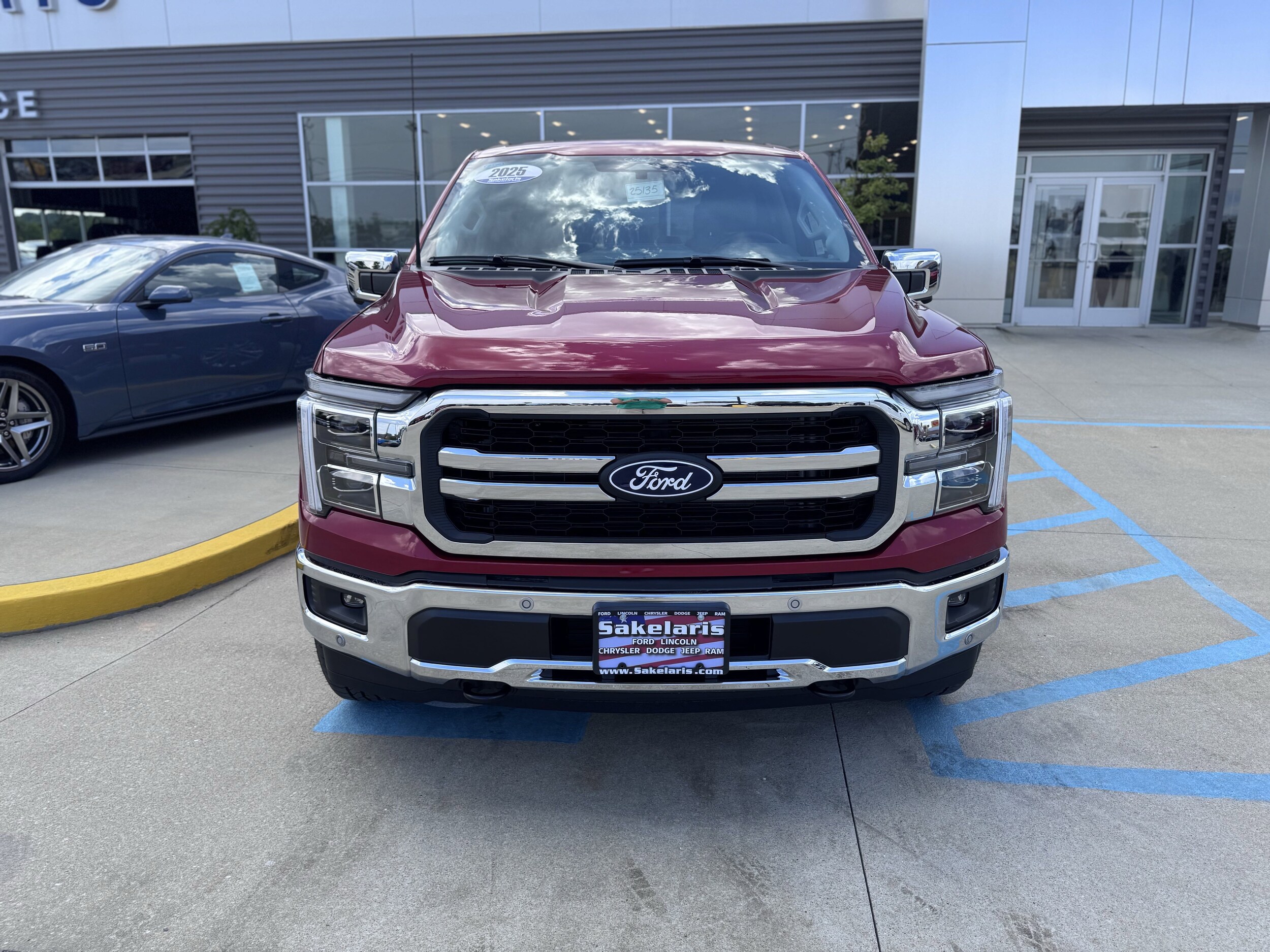 2025 Ford F-150 Lariat photo 2