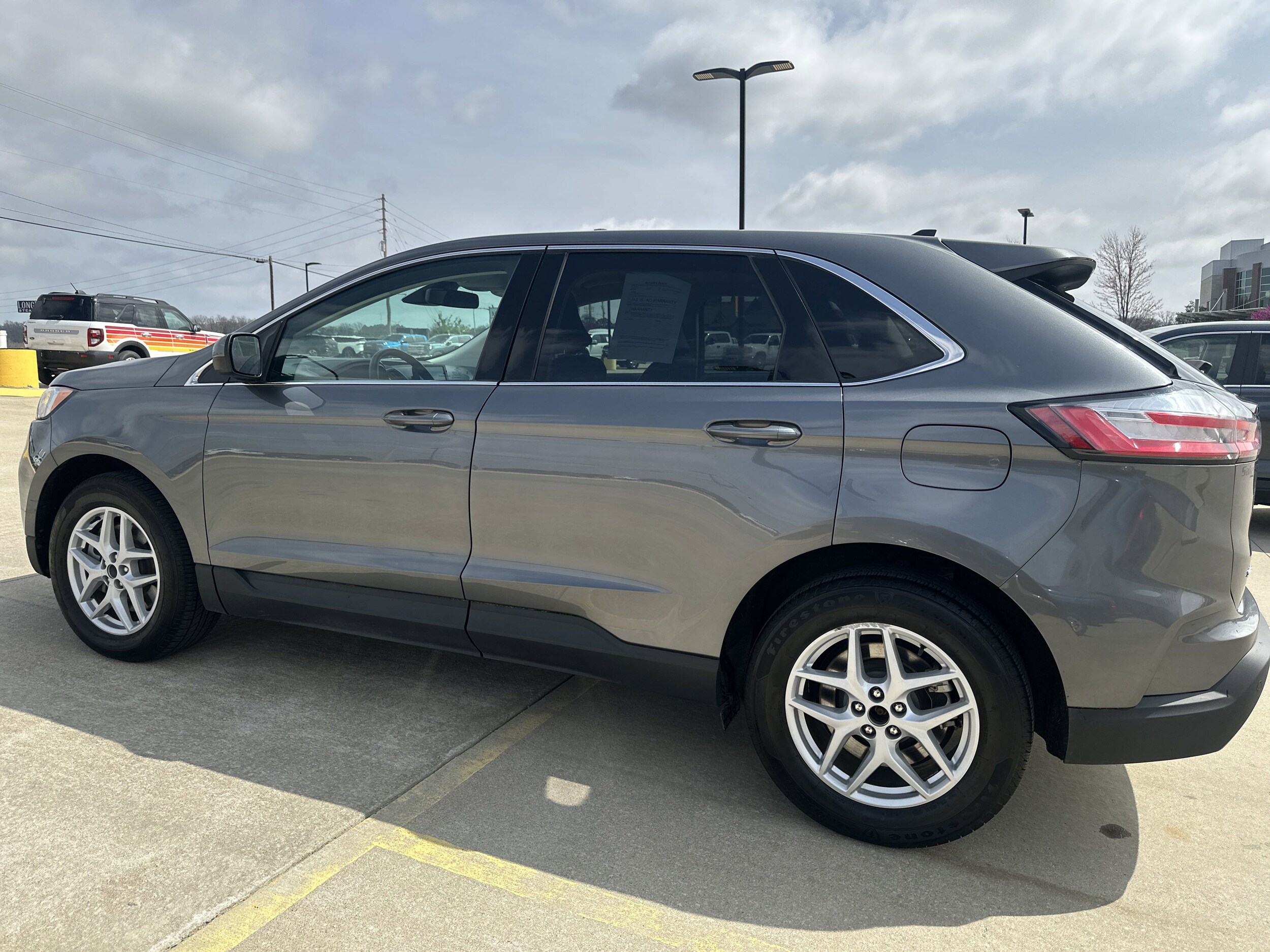 2022 Ford Edge SEL photo 3