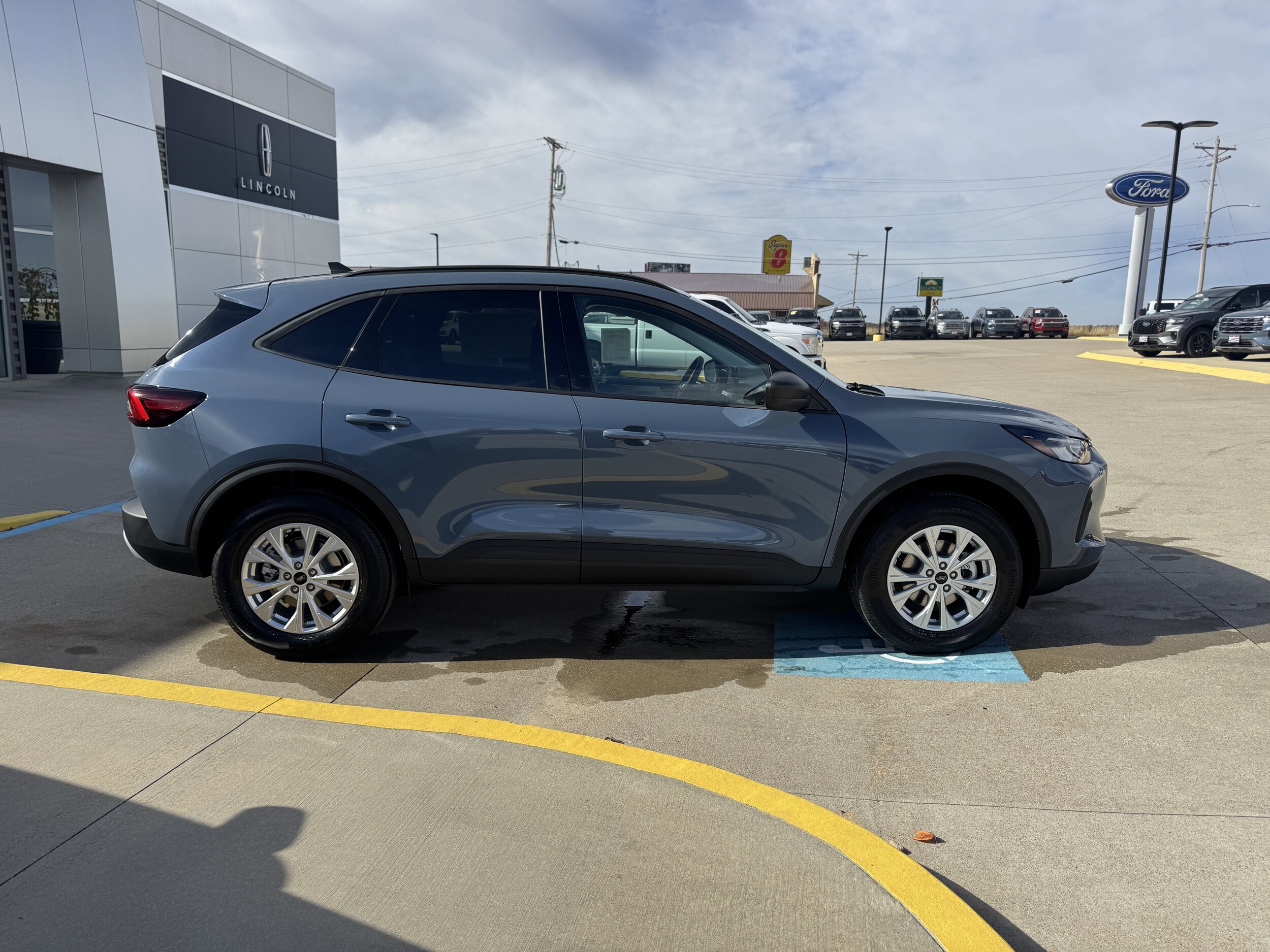 2026 Ford Escape Active photo 2