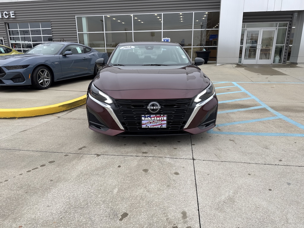 2024 Nissan Altima 2.5 SV photo 2