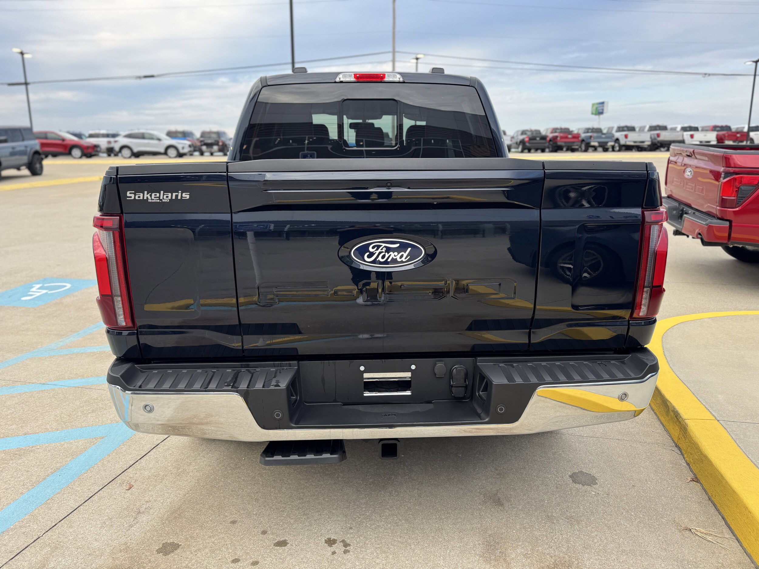 2025 Ford F-150 Lariat photo 4