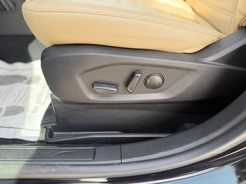 2023 Ford Edge SEL - Photo 14