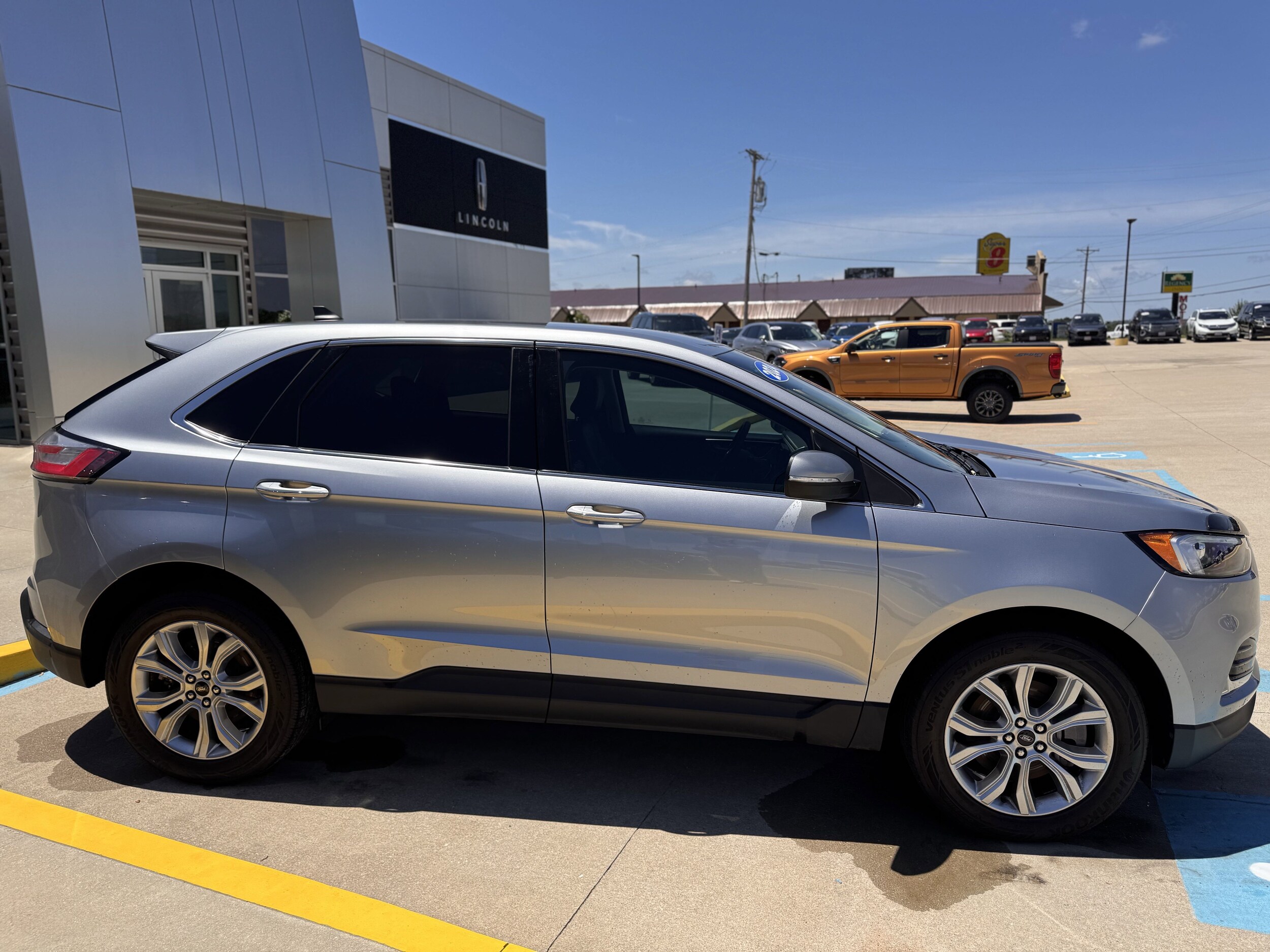 2024 Ford Edge Titanium photo 3