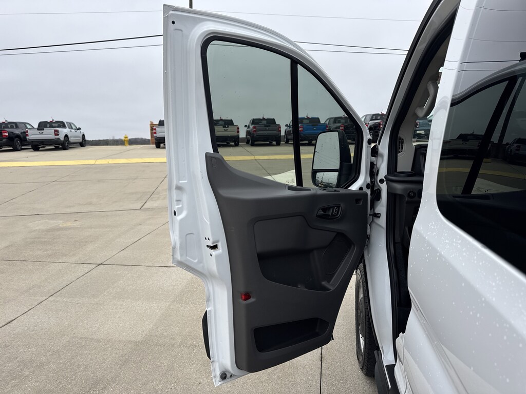 2024 Ford Transit photo 4