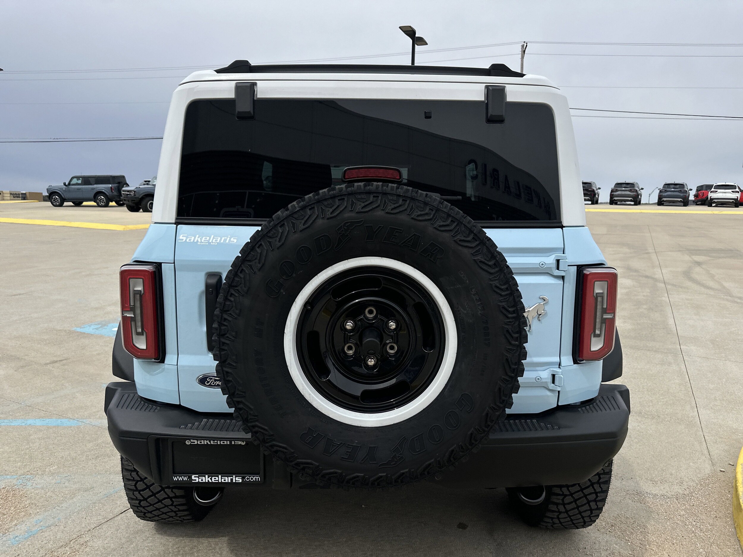 2024 Ford Bronco Heritage Limited First Edition photo 2