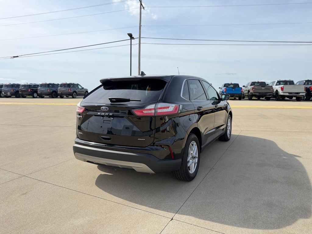 2023 Ford Edge SEL - Photo 6