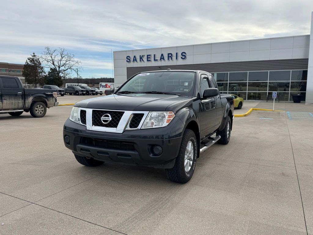 2015 Nissan Frontier SV's photo