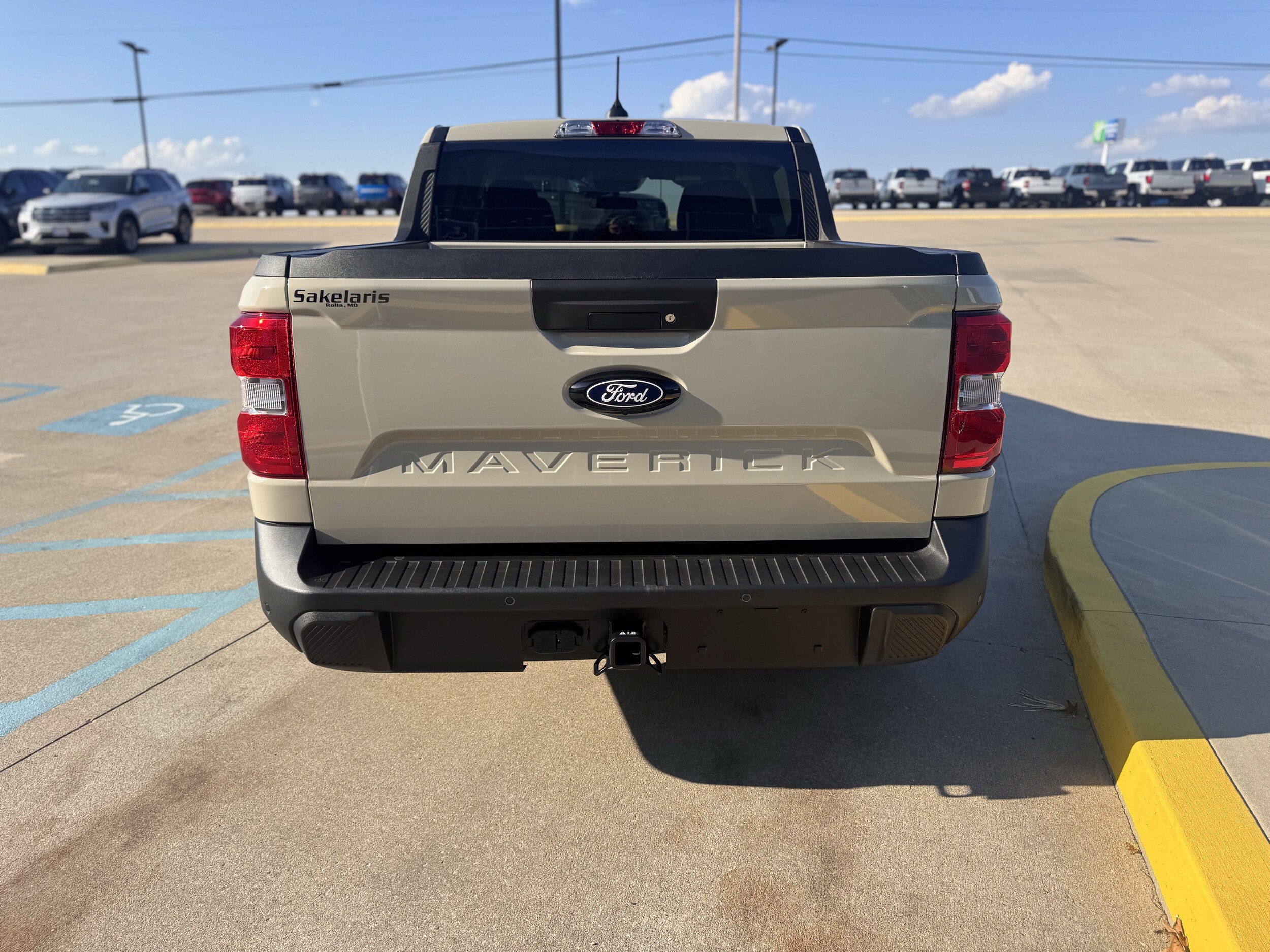 2025 Ford Maverick XL photo 3
