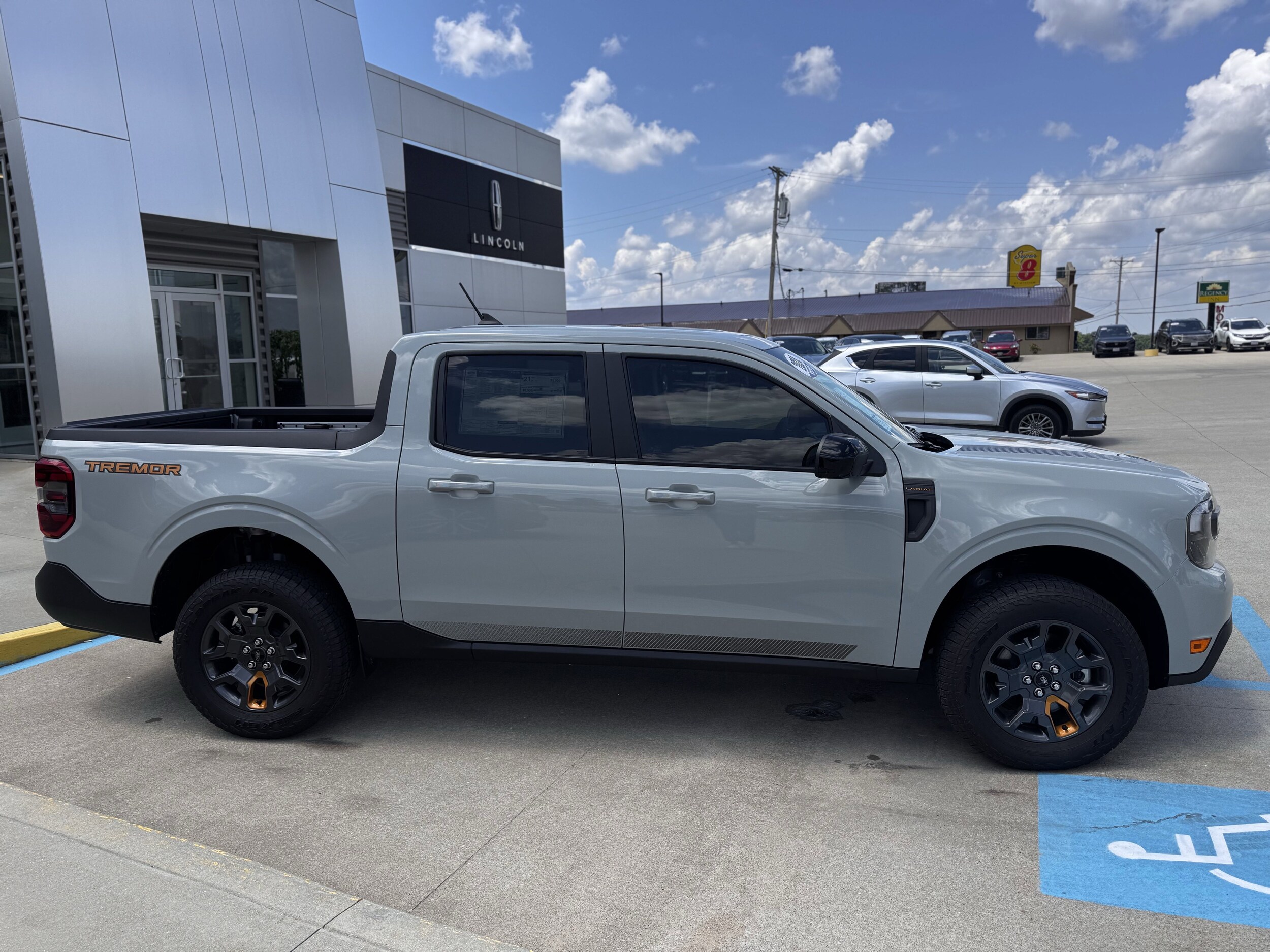 2024 Ford Maverick Lariat photo 3