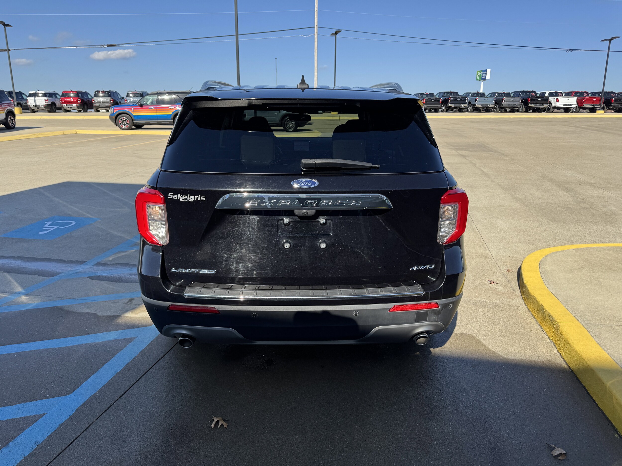 2023 Ford Explorer Limited photo 4