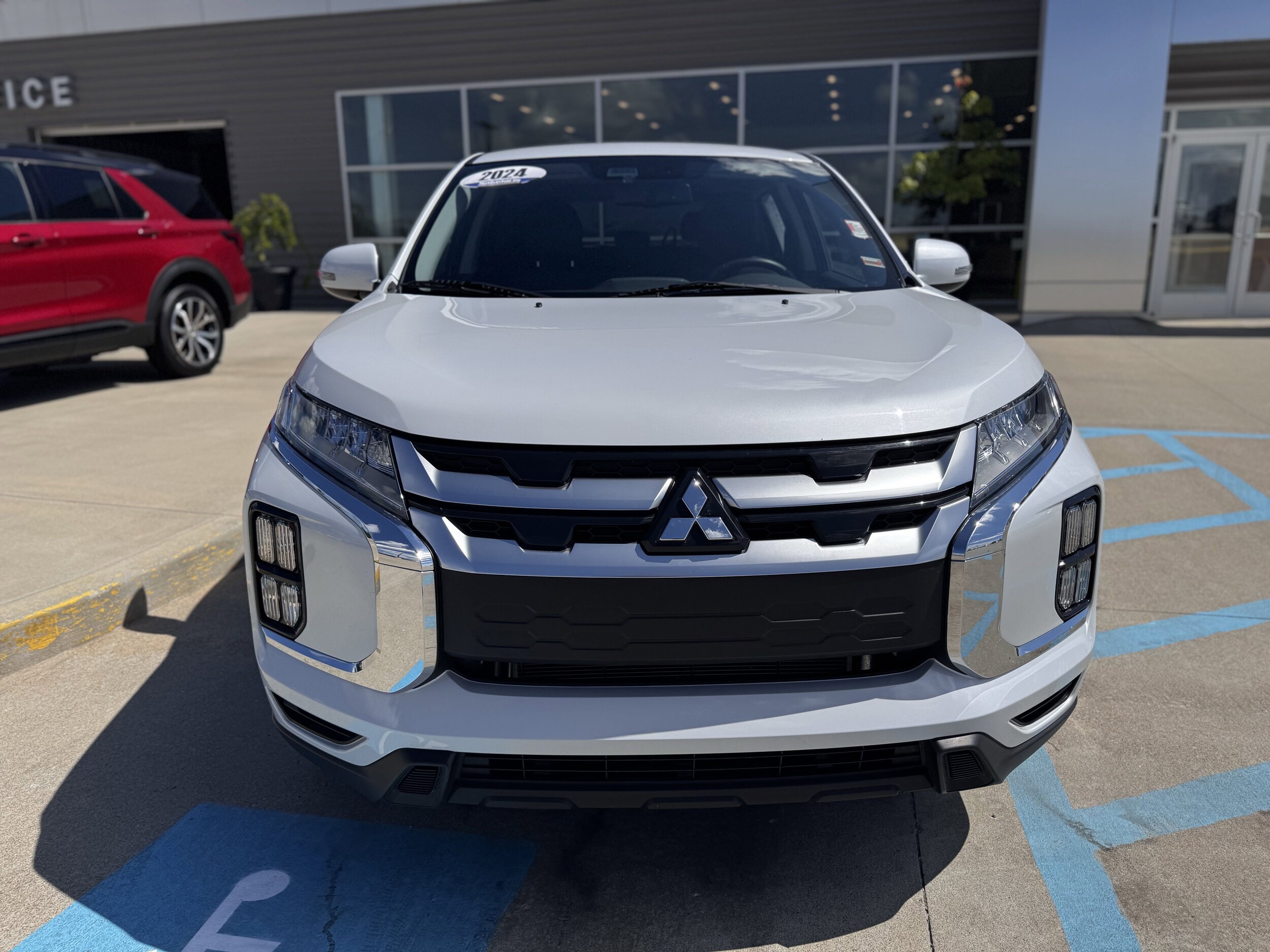 2024 Mitsubishi Outlander Sport SE photo 2