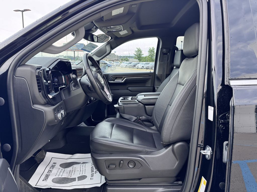 2024 GMC Sierra 1500 SLT - Photo 9