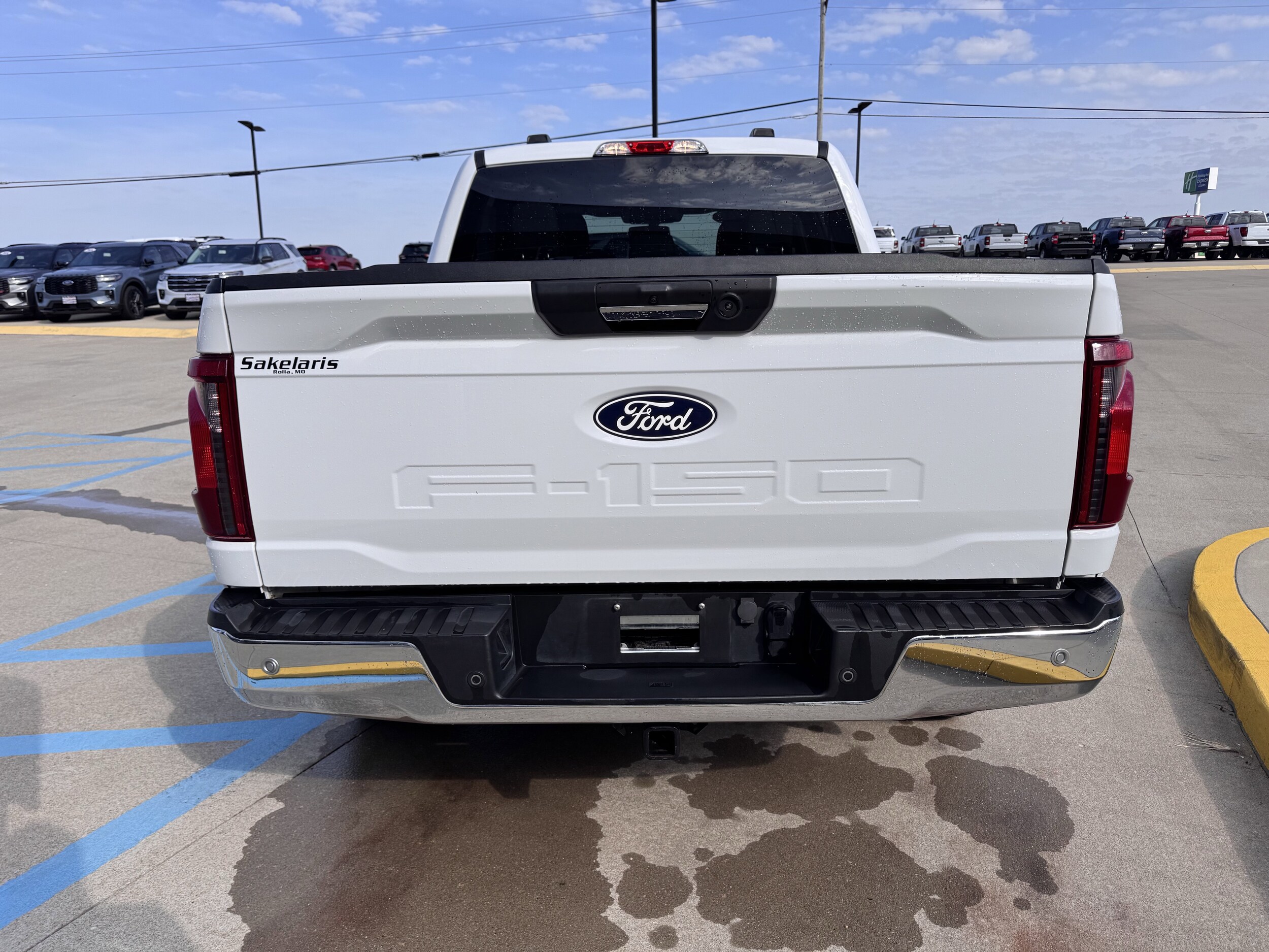2024 Ford F-150 XLT photo 3
