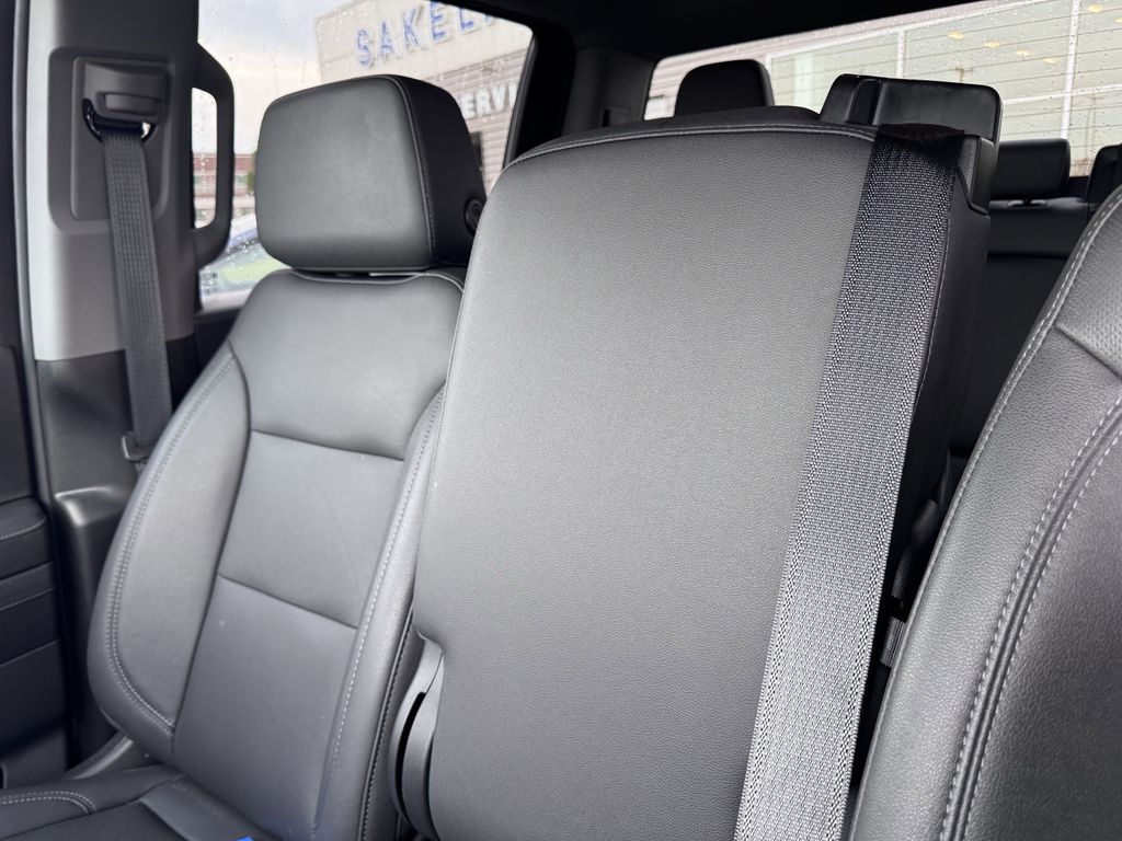 2024 GMC Sierra 1500 SLT - Photo 23