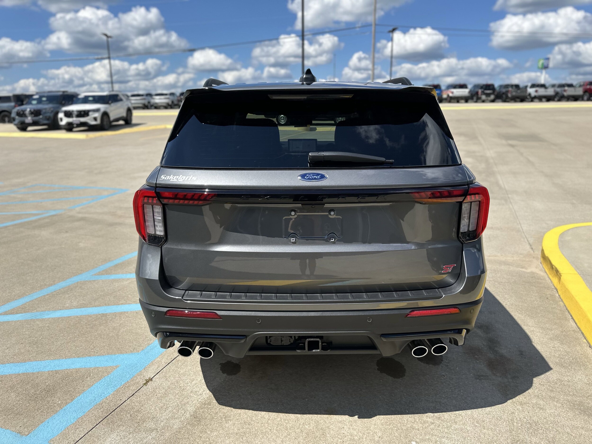 2025 Ford Explorer ST photo 3