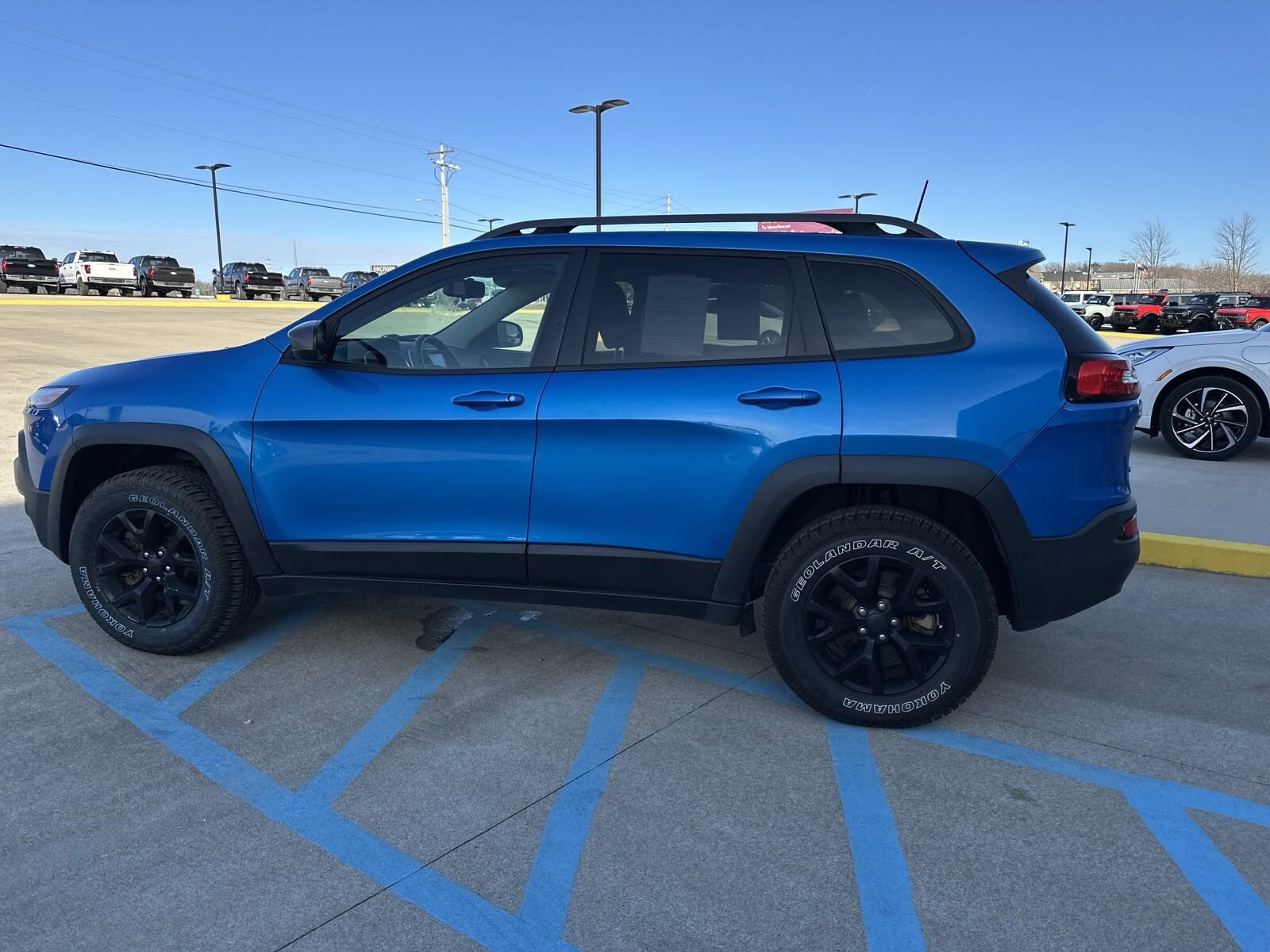 2017 Jeep Cherokee Trailhawk photo 4