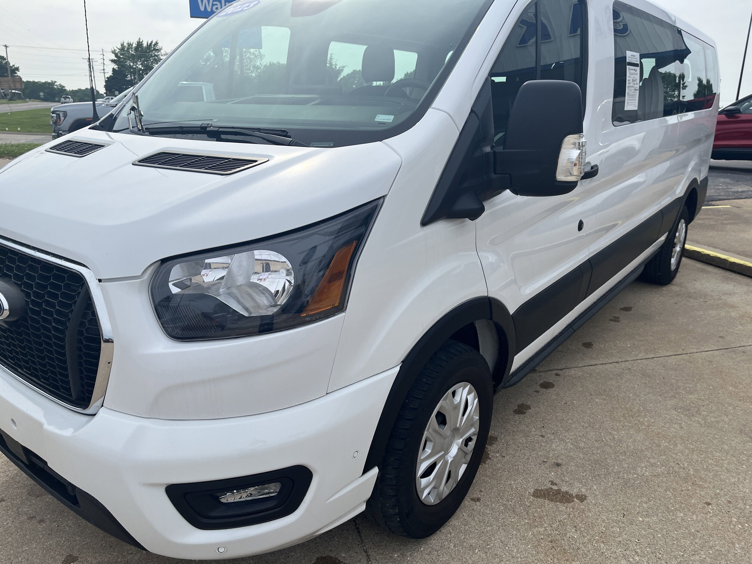 2023 Ford Transit photo 3