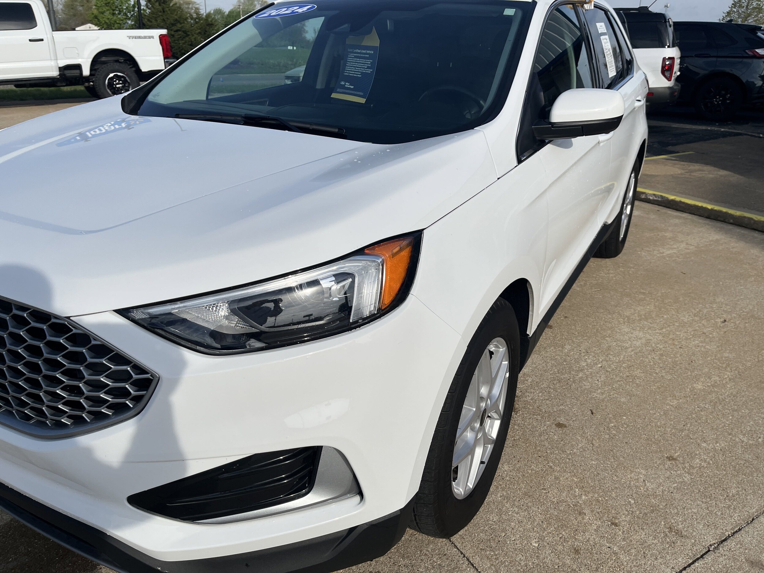 2024 Ford Edge SEL photo 3