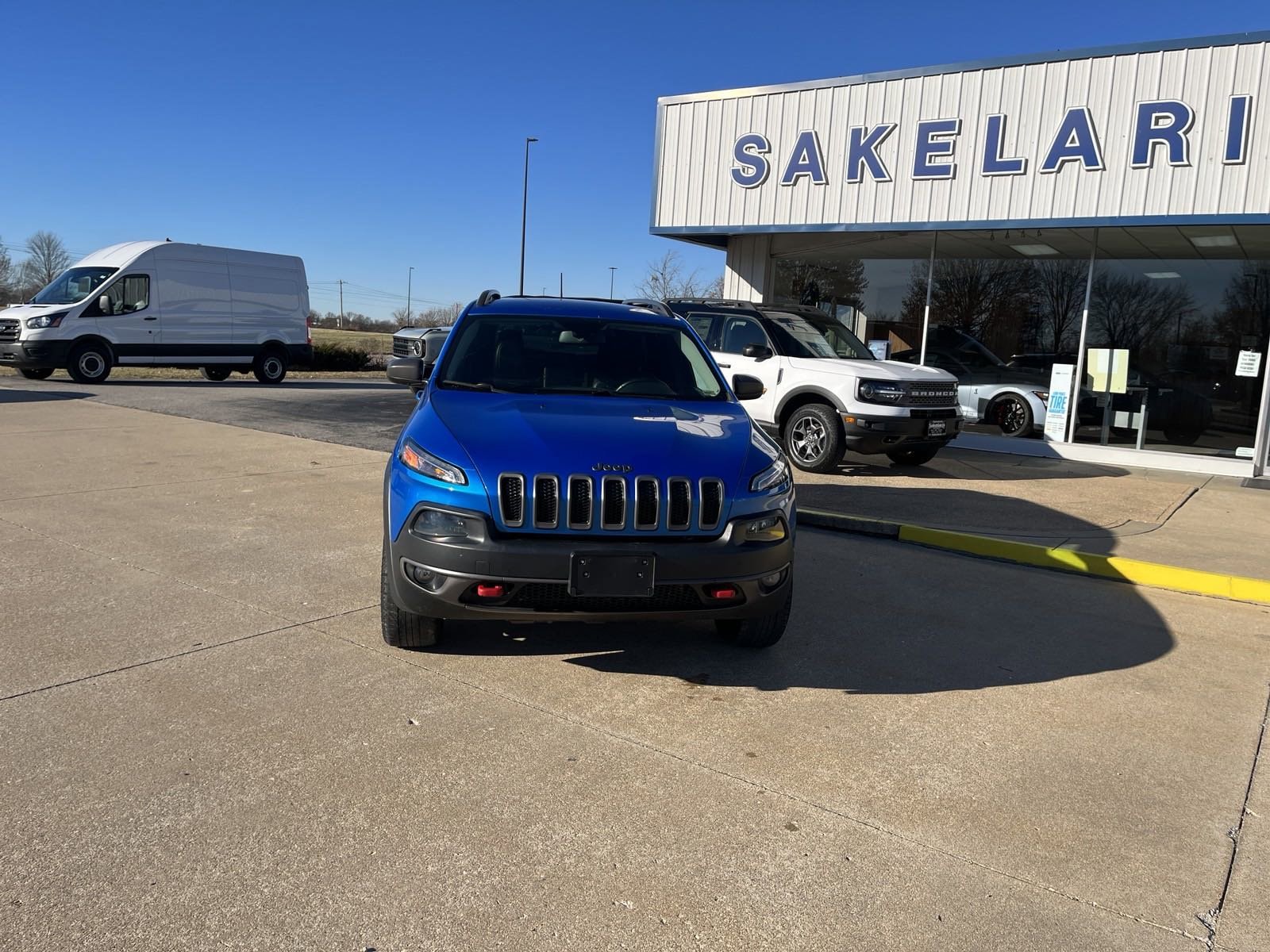 Used 2017 Jeep Cherokee Trailhawk with VIN 1C4PJMBS9HW611168 for sale in Versailles, MO