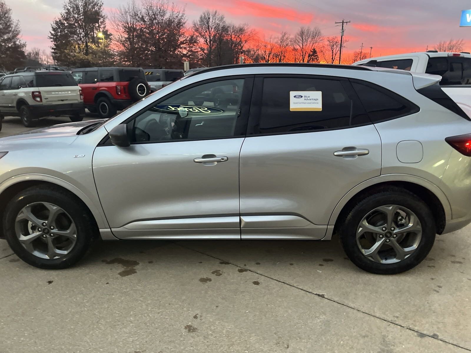 2023 Ford Escape ST-Line photo 4