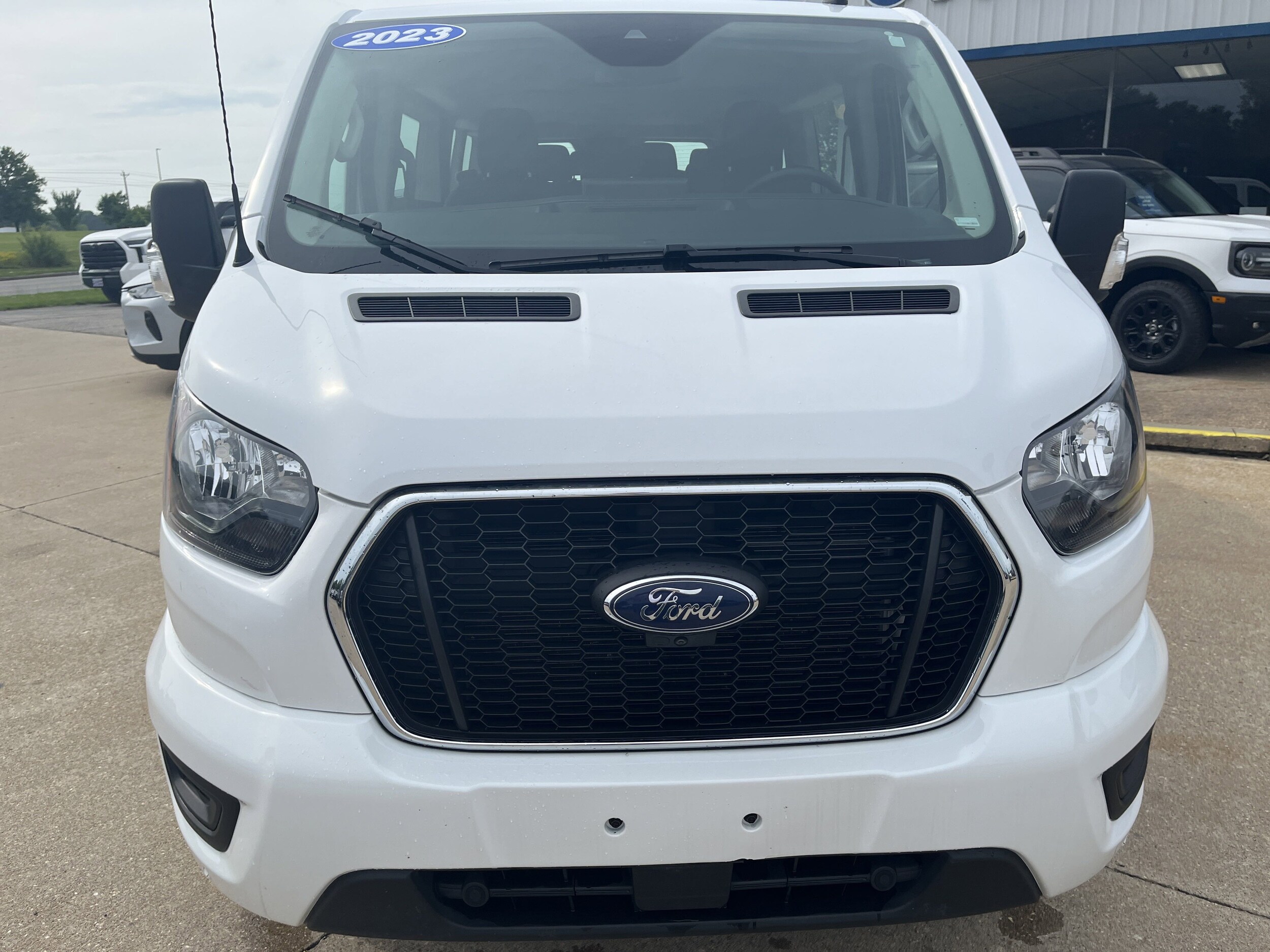 2023 Ford Transit photo 2