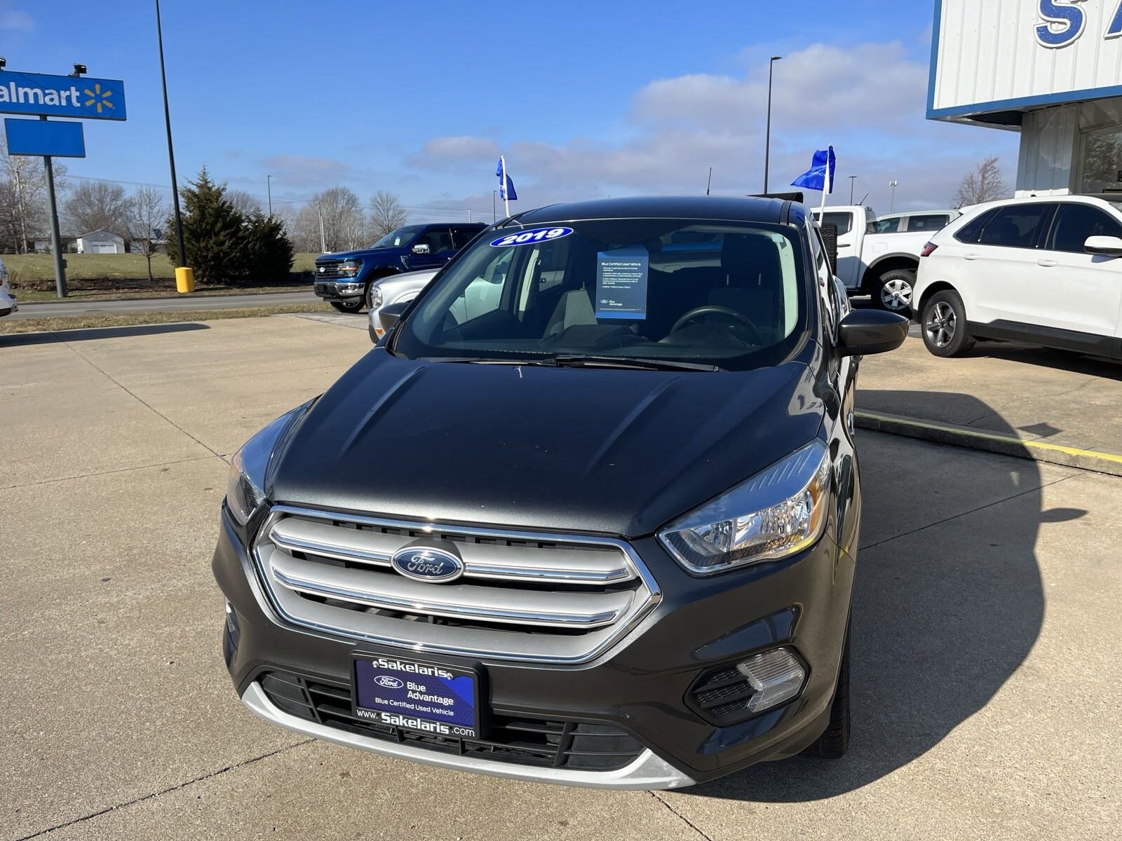 2019 Ford Escape SE photo 2