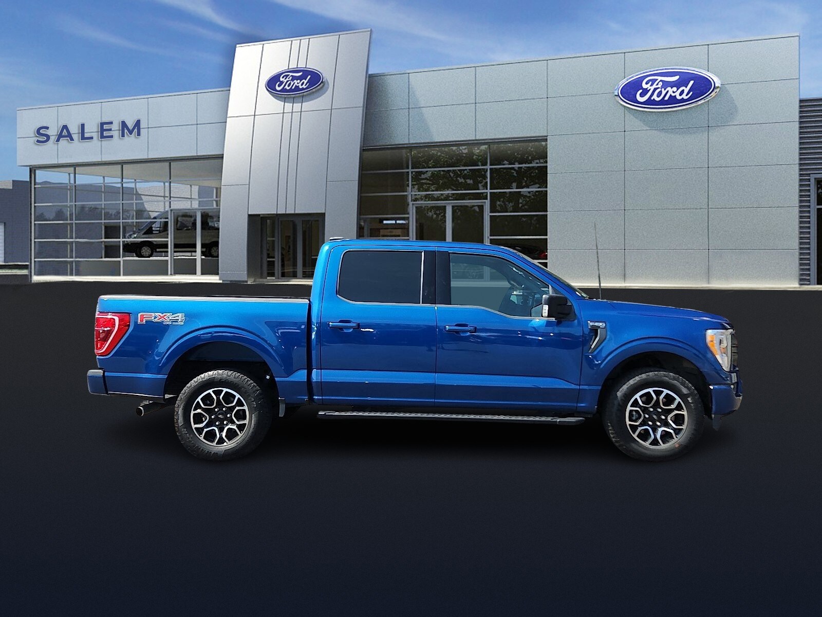 2022 Ford F-150 XLT photo 2