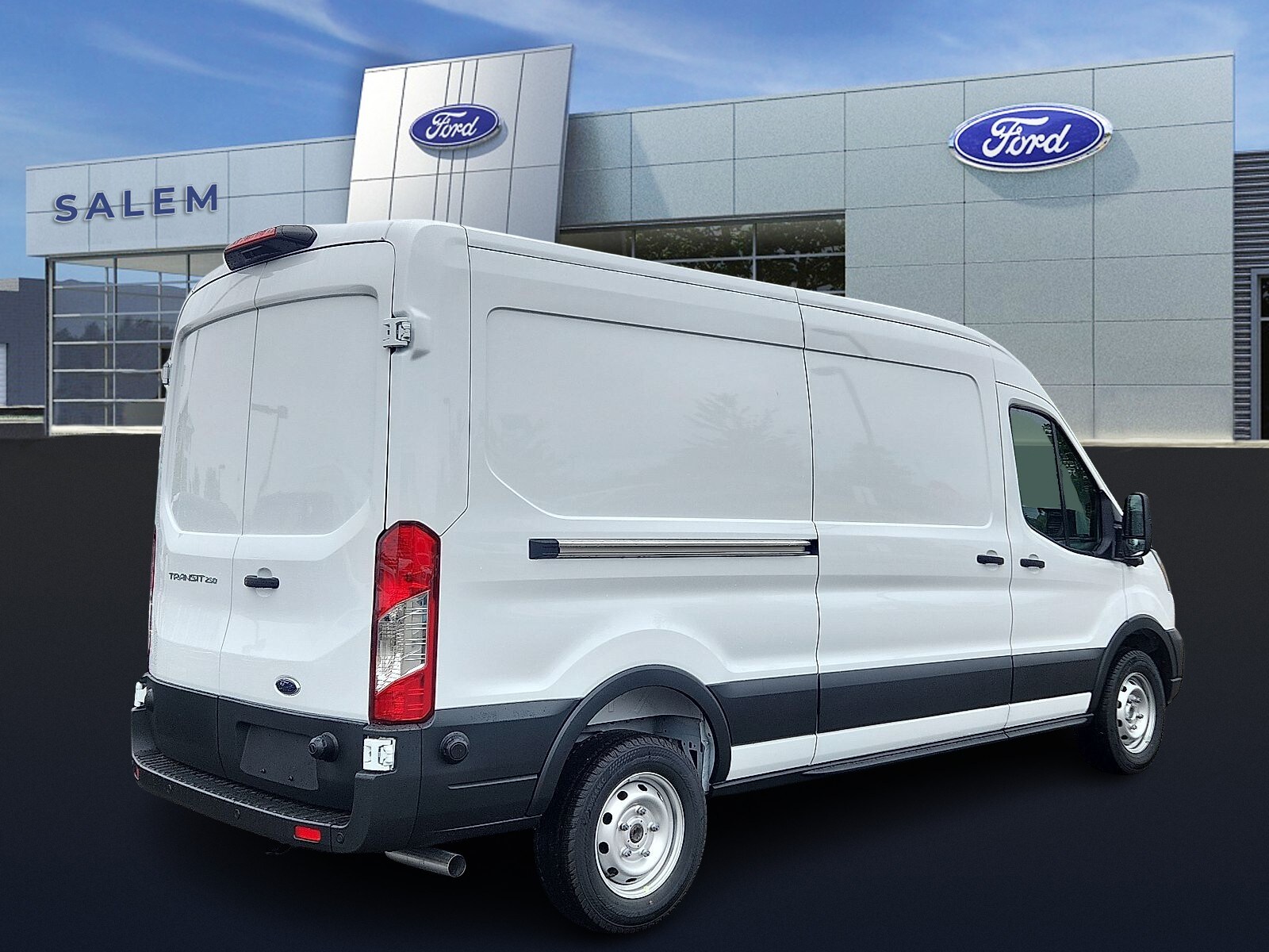 2025 Ford Transit photo 3