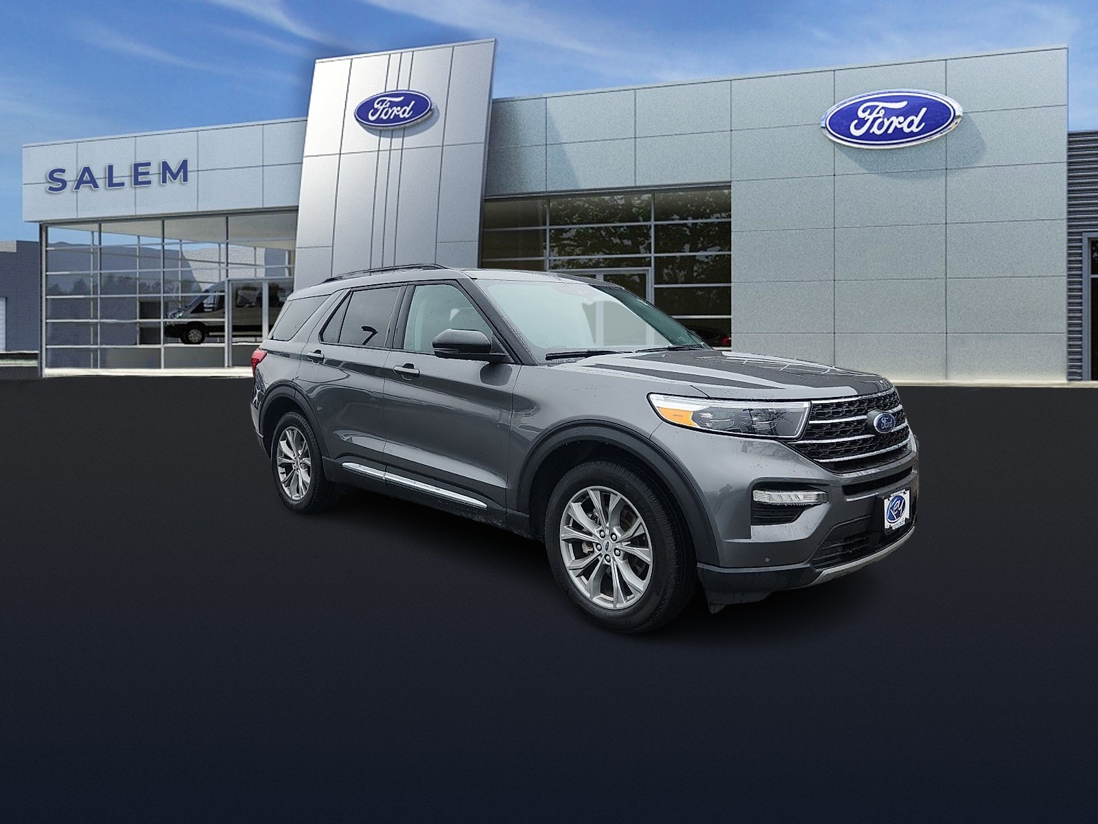 2023 Ford Explorer XLT 4WD's photo