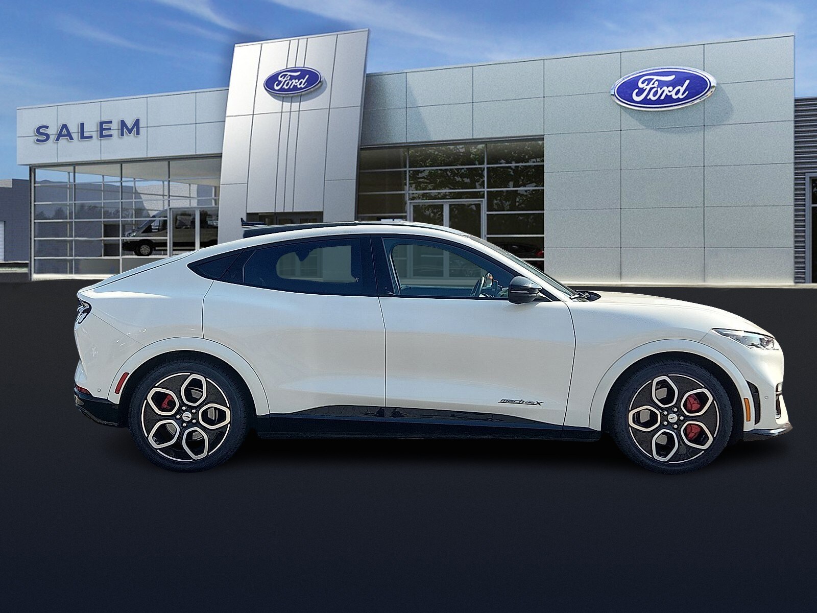 2022 Ford Mustang Mach-E GT photo 2