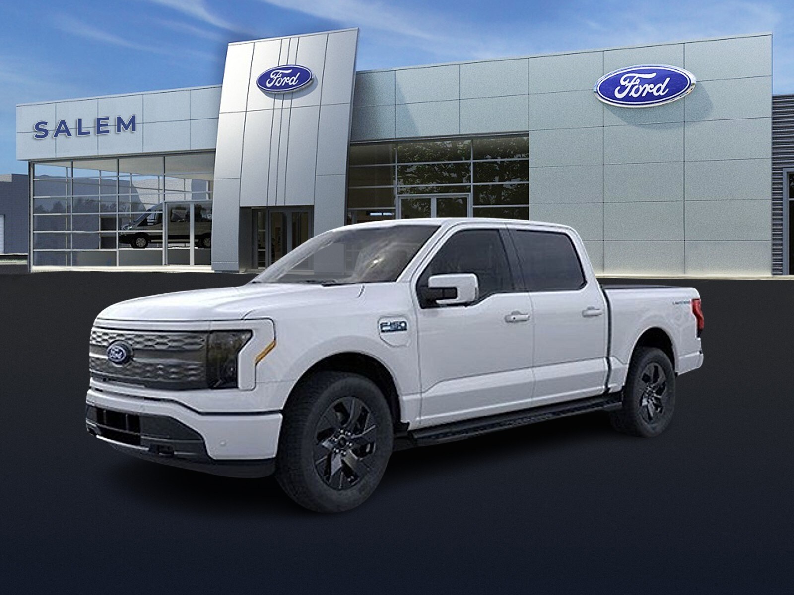 2025 Ford F-150 Lightning Lariat photo 2