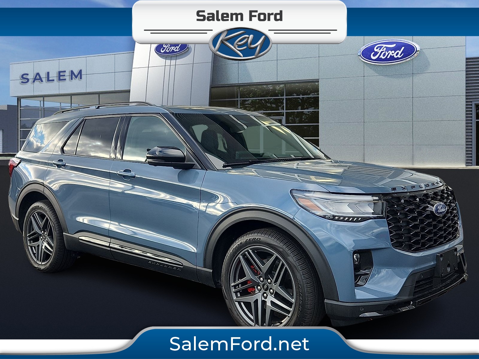 2025 Ford Explorer ST's photo