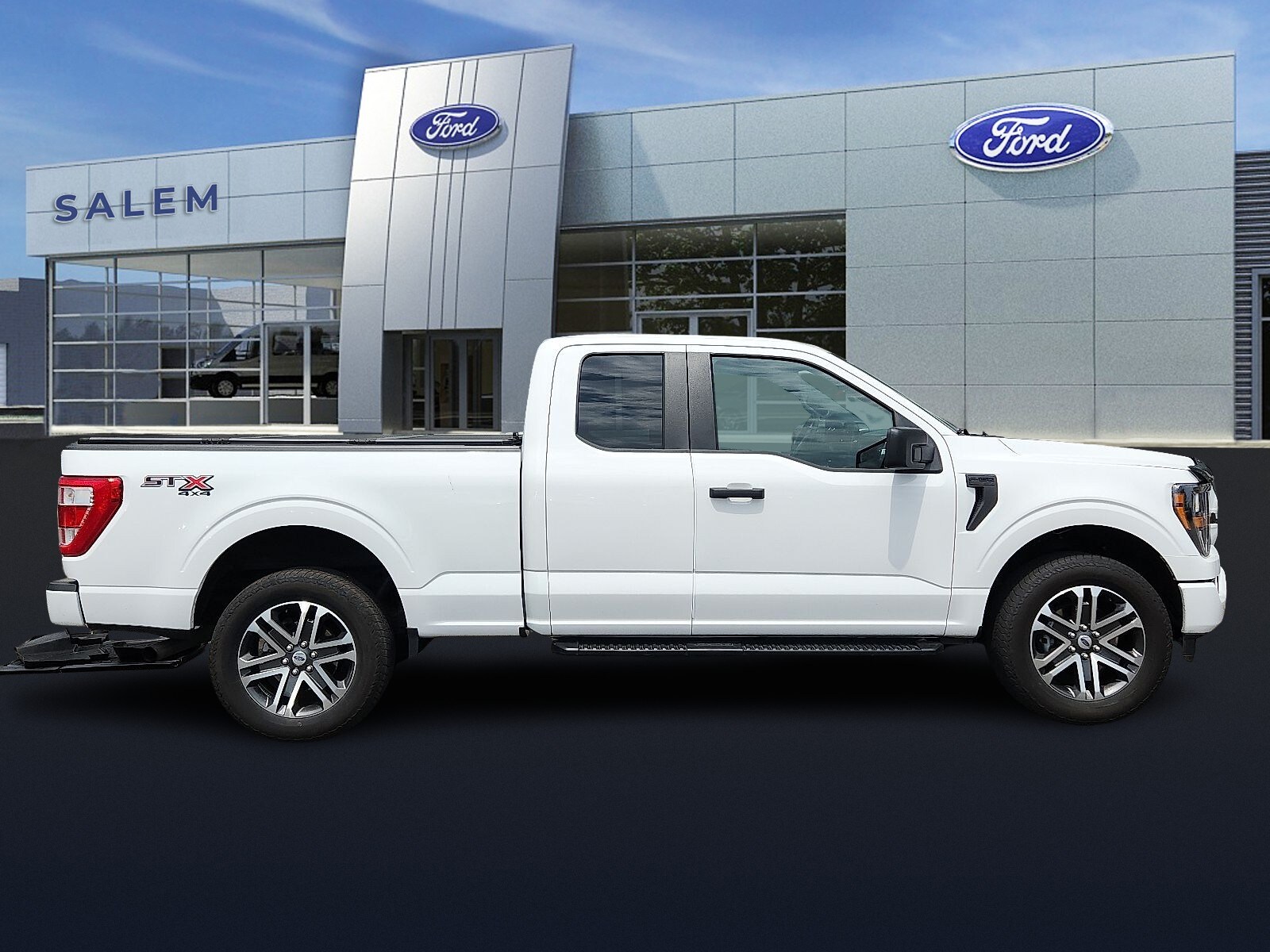 2023 Ford F-150 XL photo 2