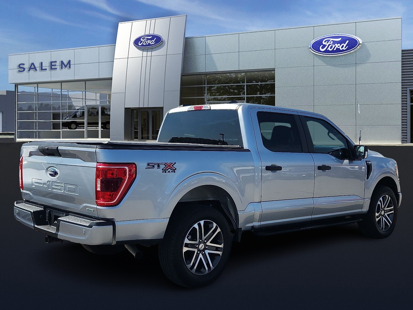 2022 Ford F-150 XL photo 3