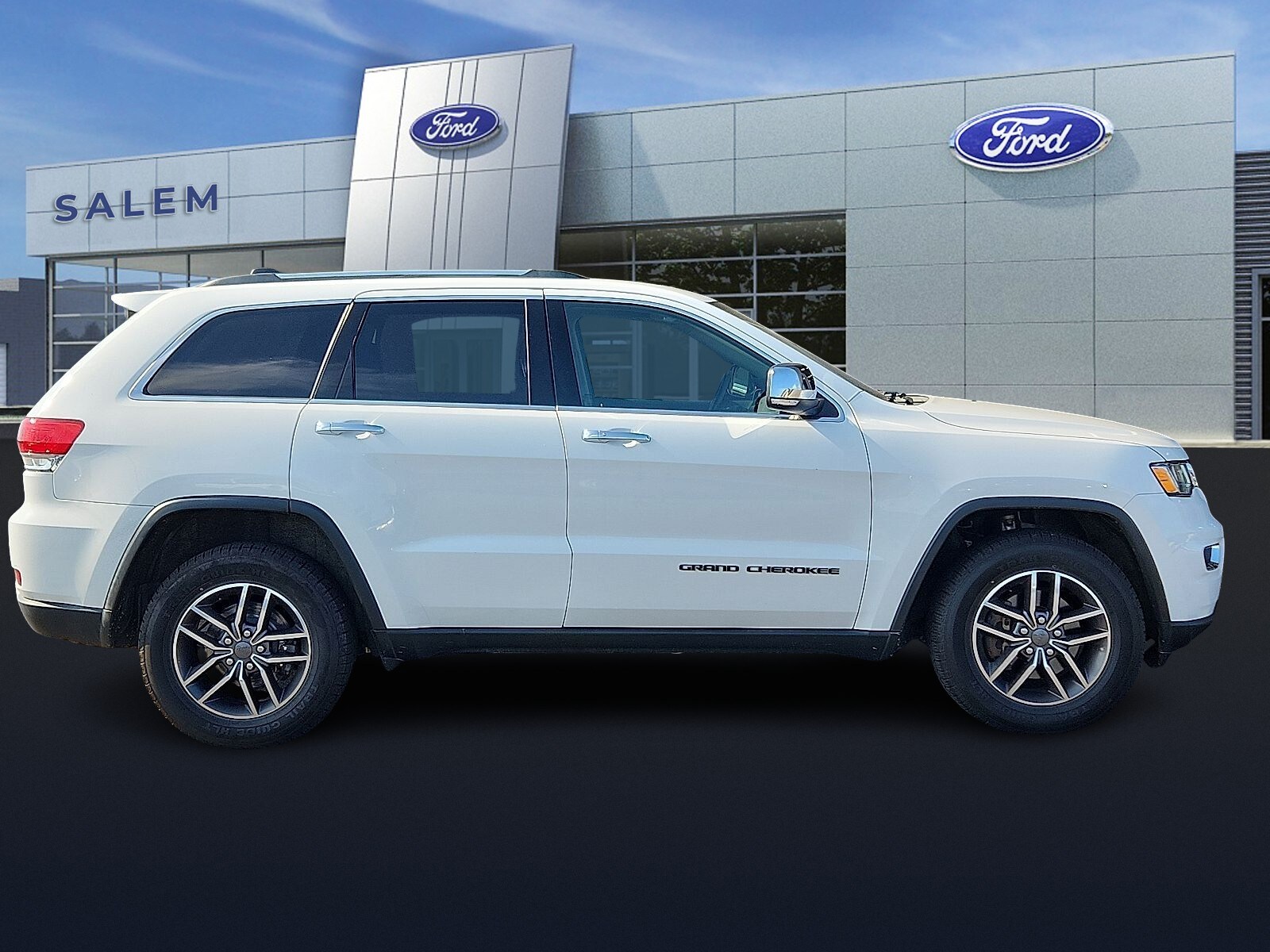 2019 Jeep Grand Cherokee Limited photo 2
