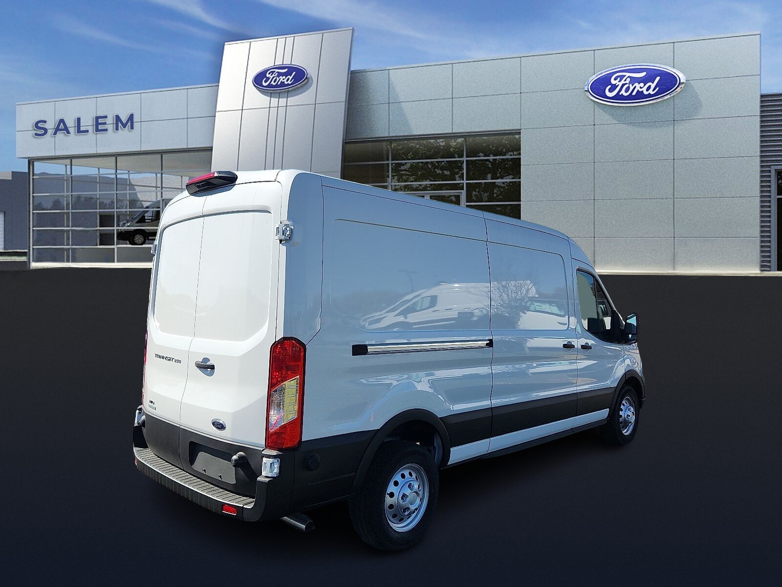 2024 Ford Transit photo 3