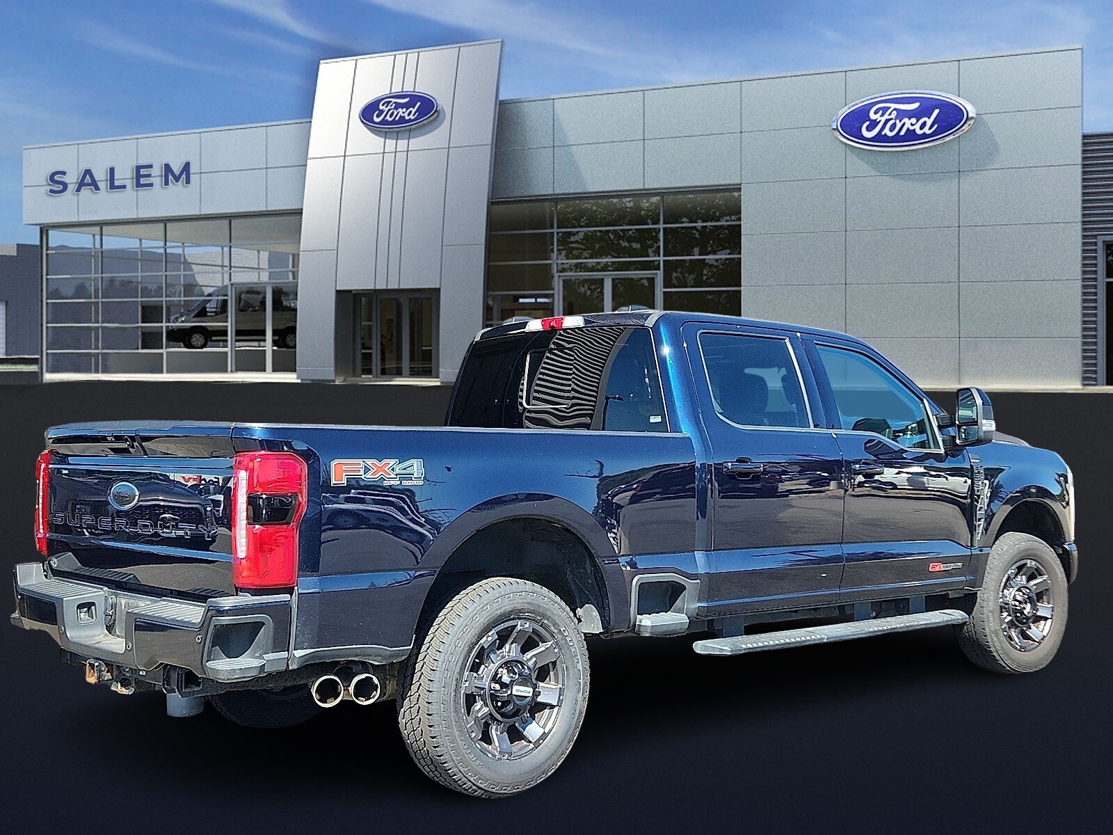 2023 Ford F-350 Lariat photo 3