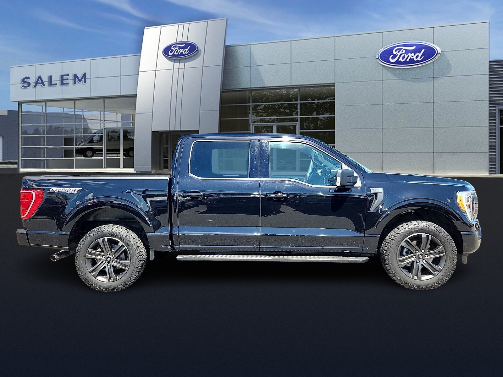 2022 Ford F-150 XLT photo 2