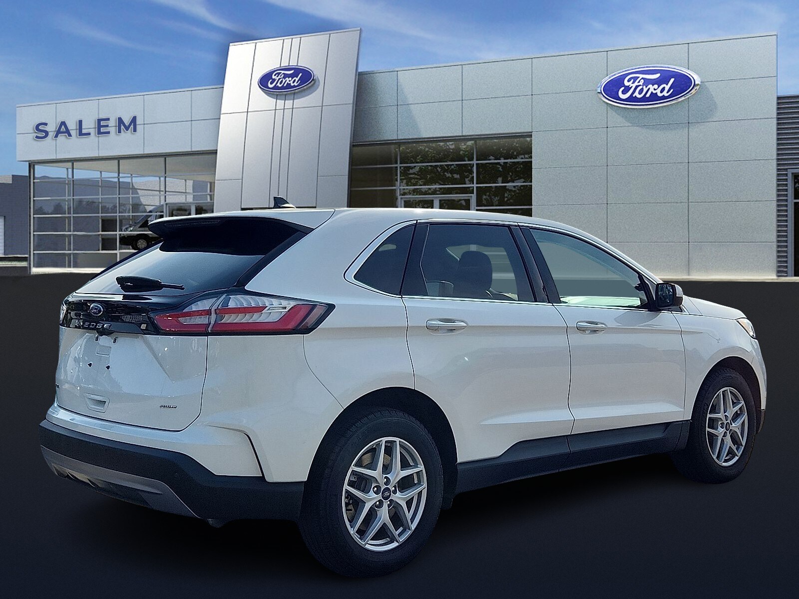 2021 Ford Edge SEL Sport photo 3