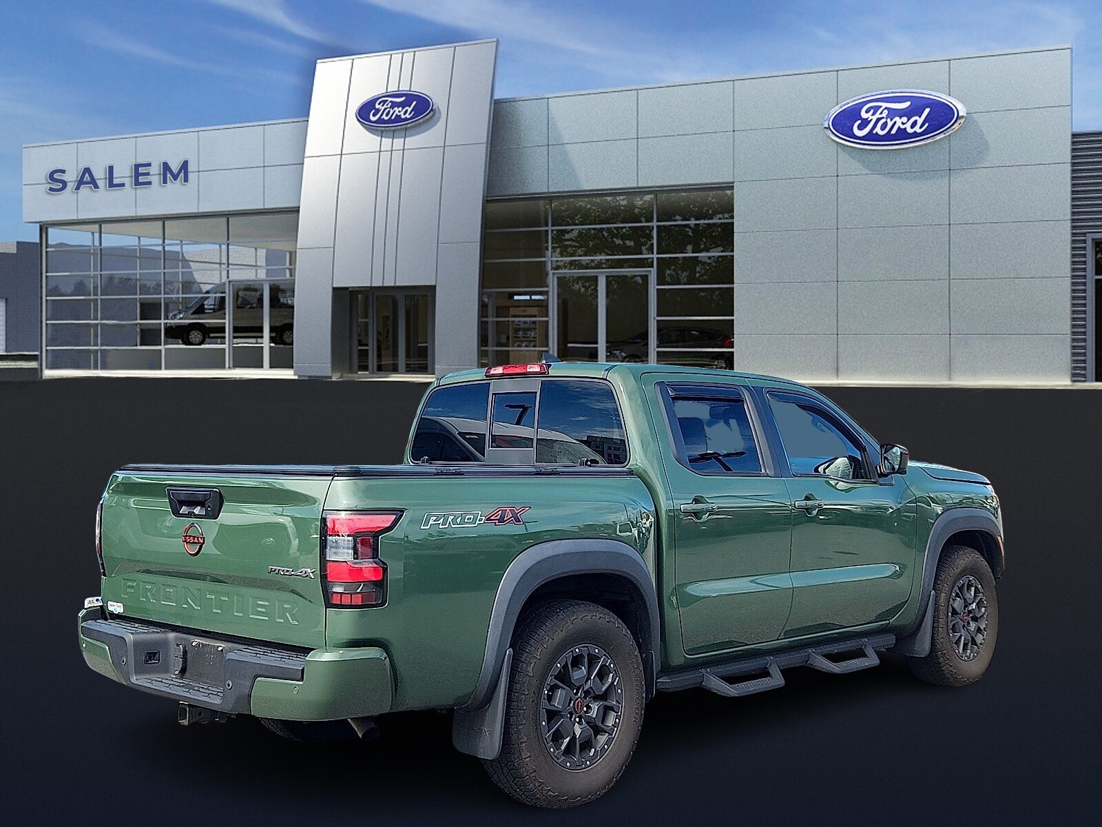 2022 Nissan Frontier Crew Cab PRO-4X photo 3