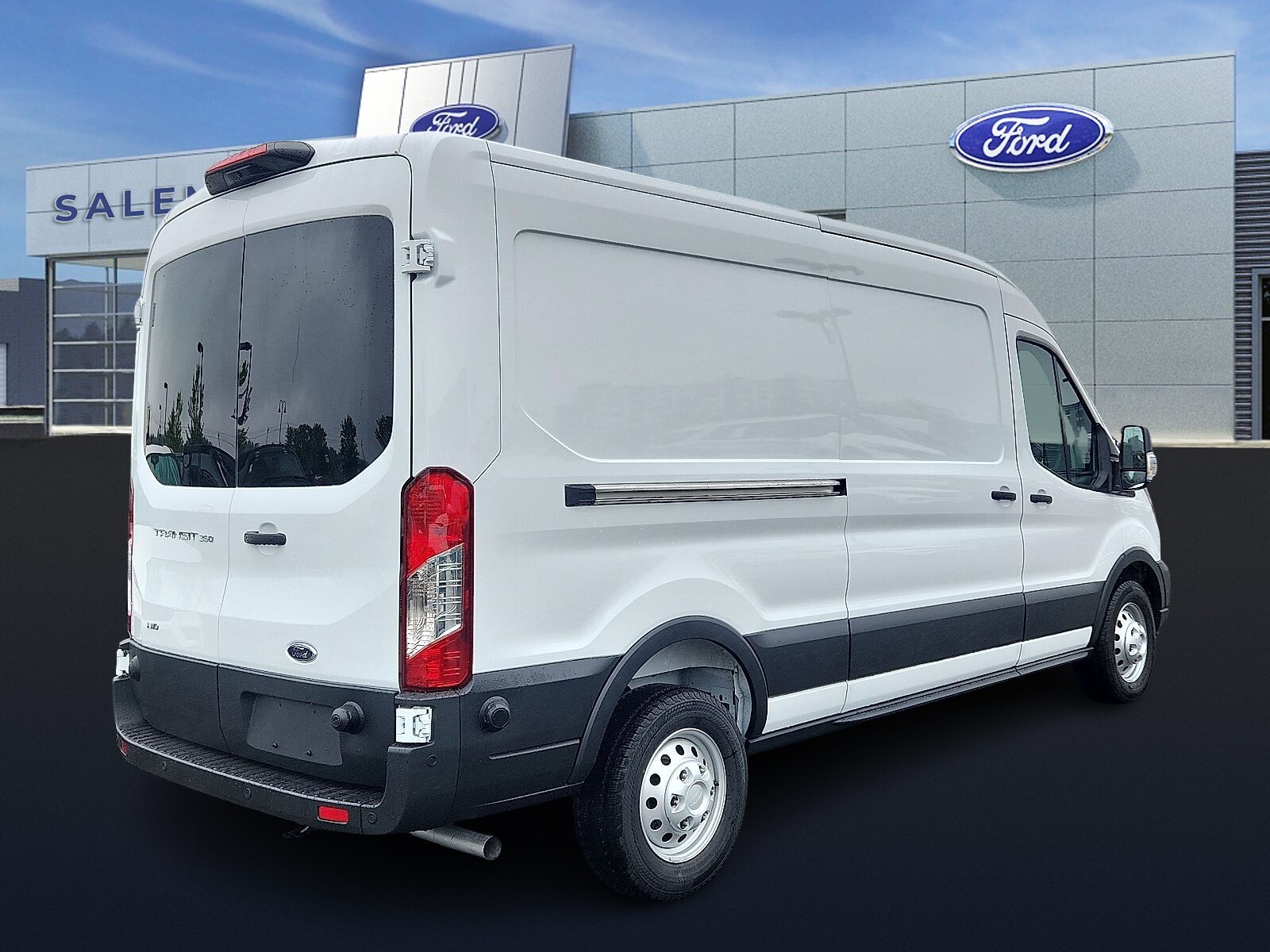 2025 Ford Transit photo 3