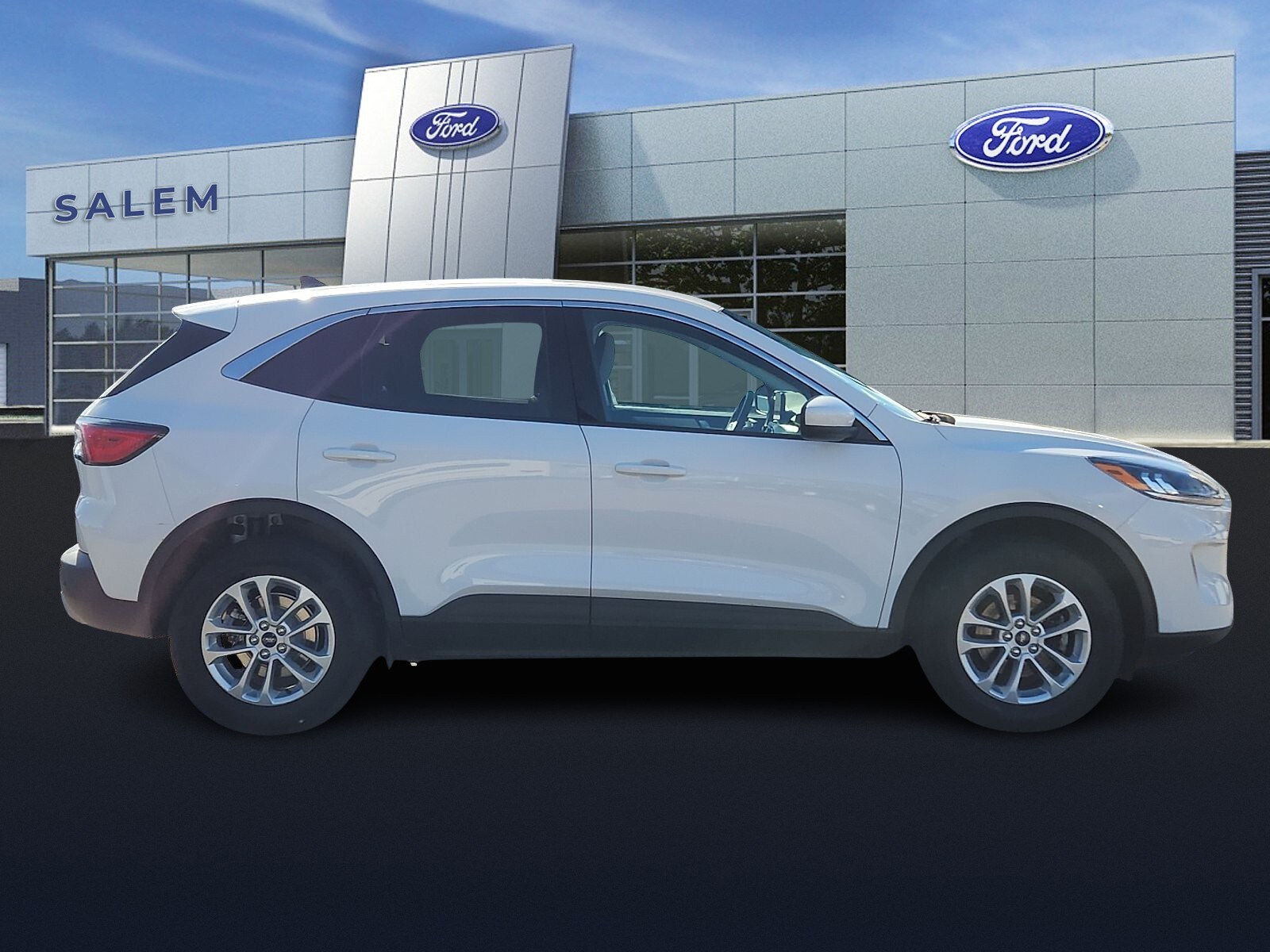 2021 Ford Escape SE Sport photo 2