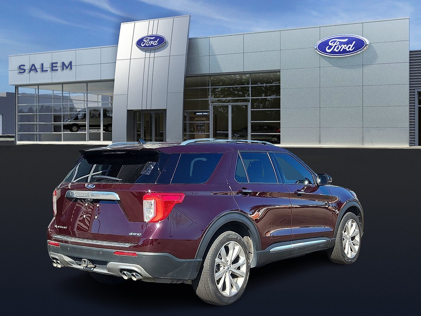 2022 Ford Explorer Platinum photo 2