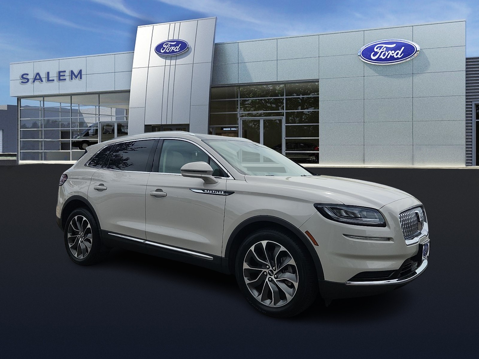 2022 Lincoln Nautilus Reserve AWD's photo