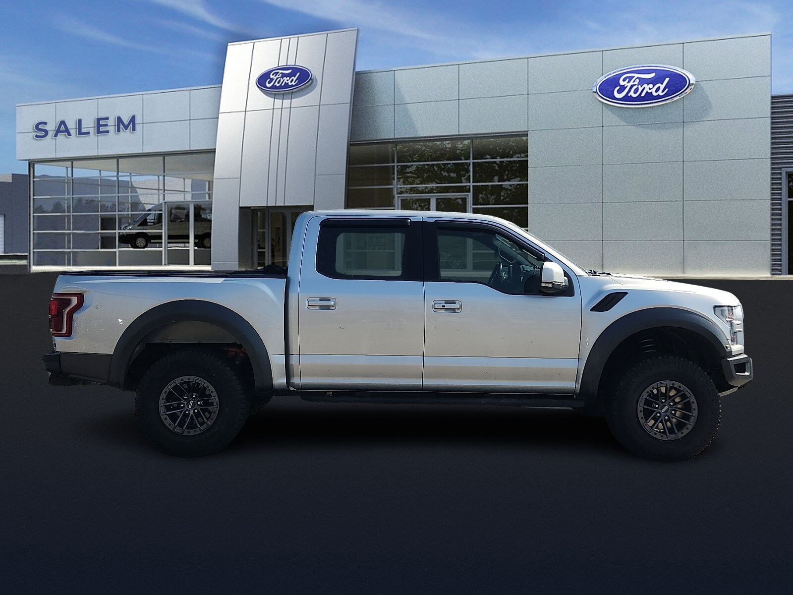 2019 Ford F-150 Raptor photo 2