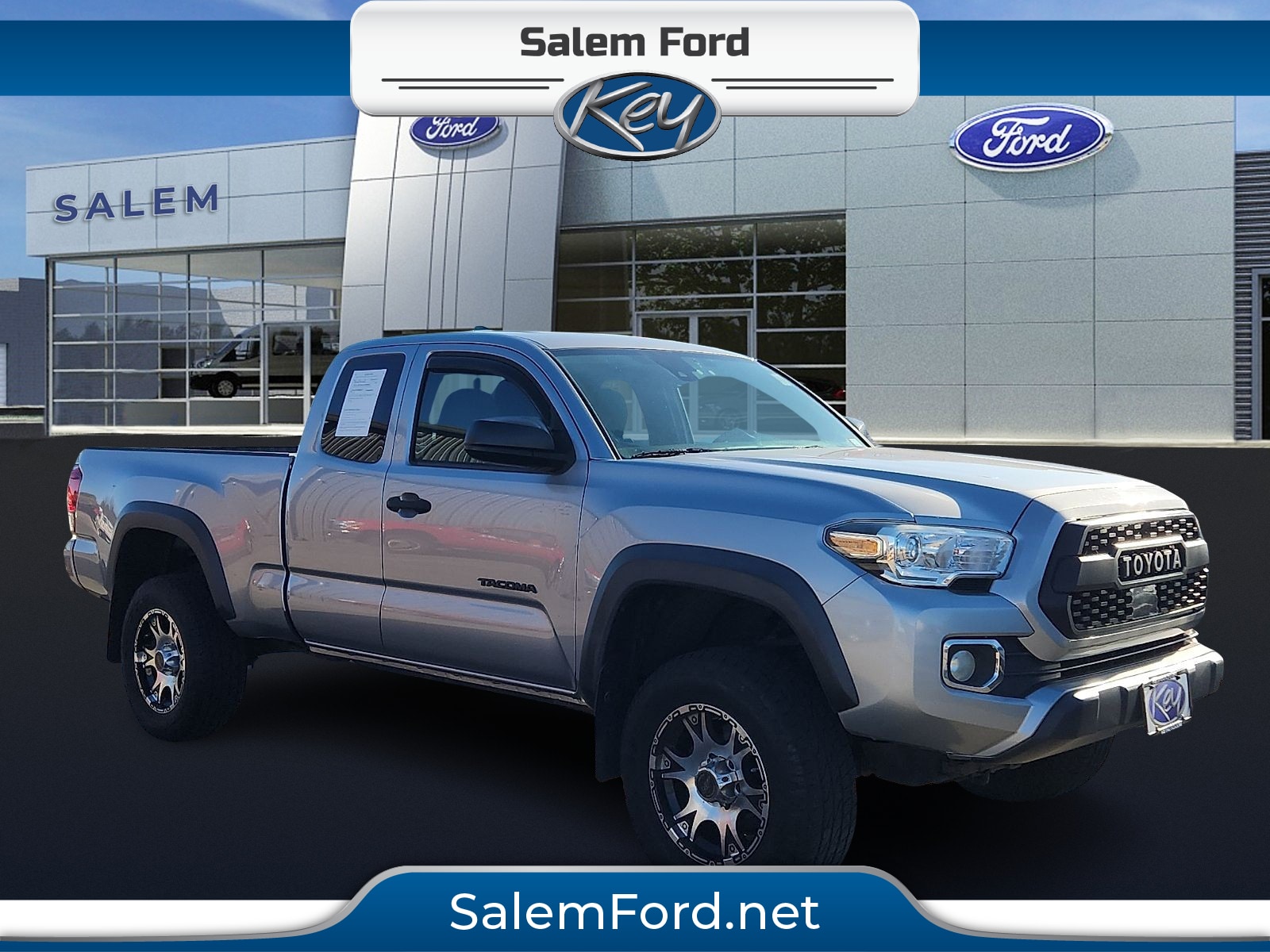 2019 Toyota Tacoma SR's photo