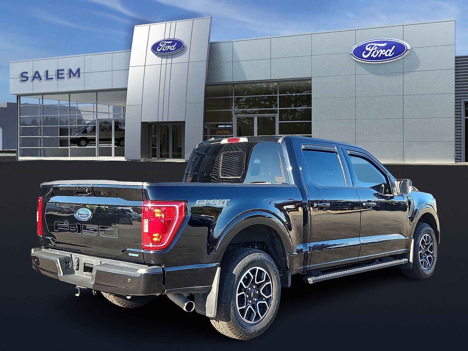 2022 Ford F-150 XLT photo 2