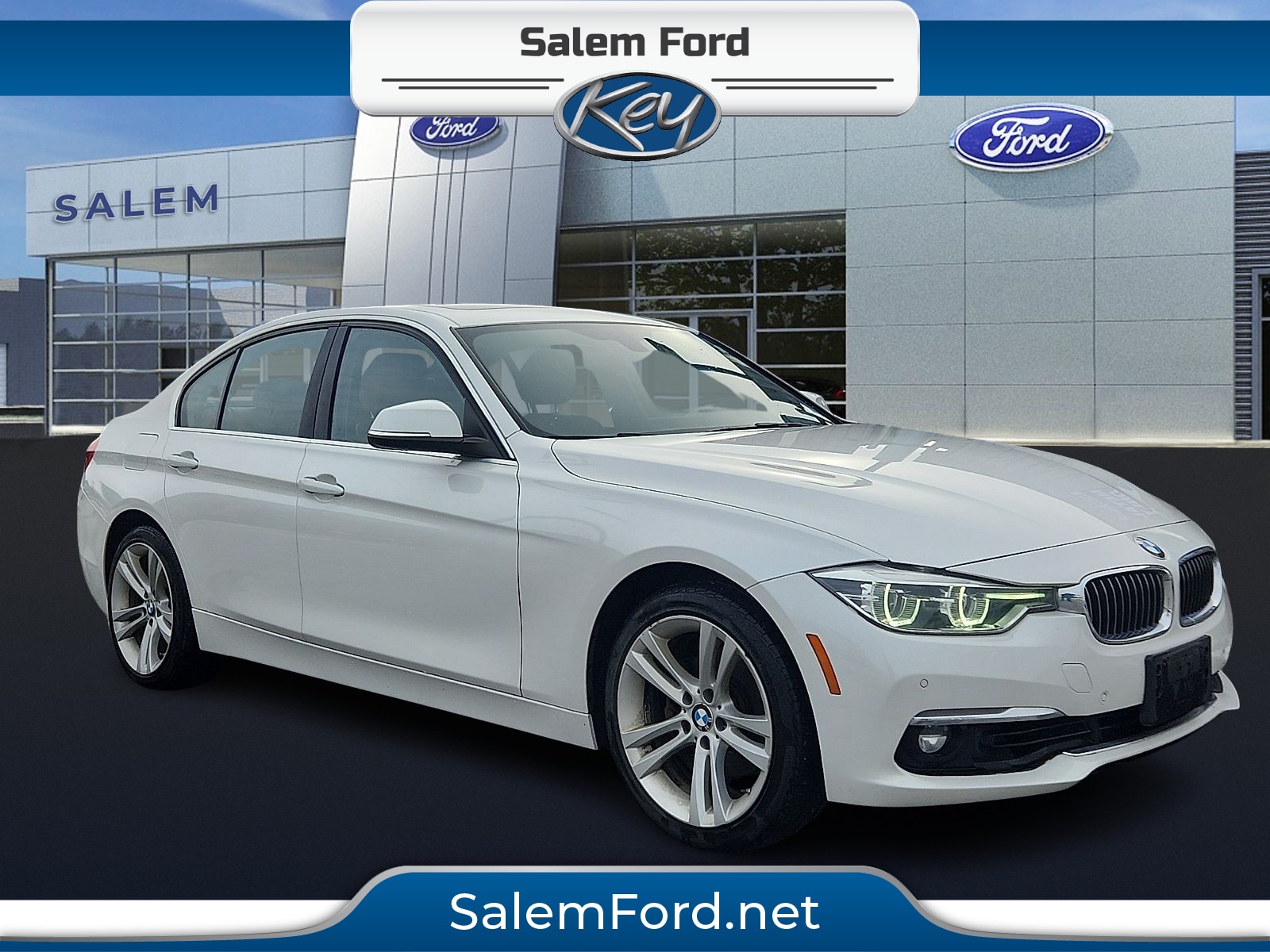 2017 BMW 3 Series 330i's photo