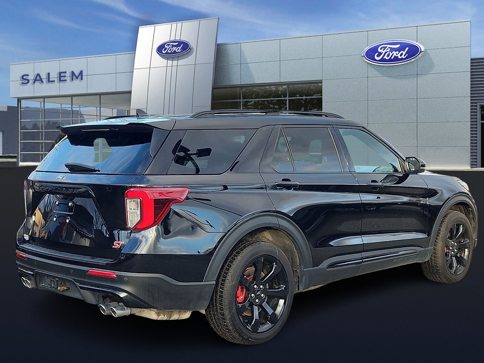 2022 Ford Explorer ST photo 3