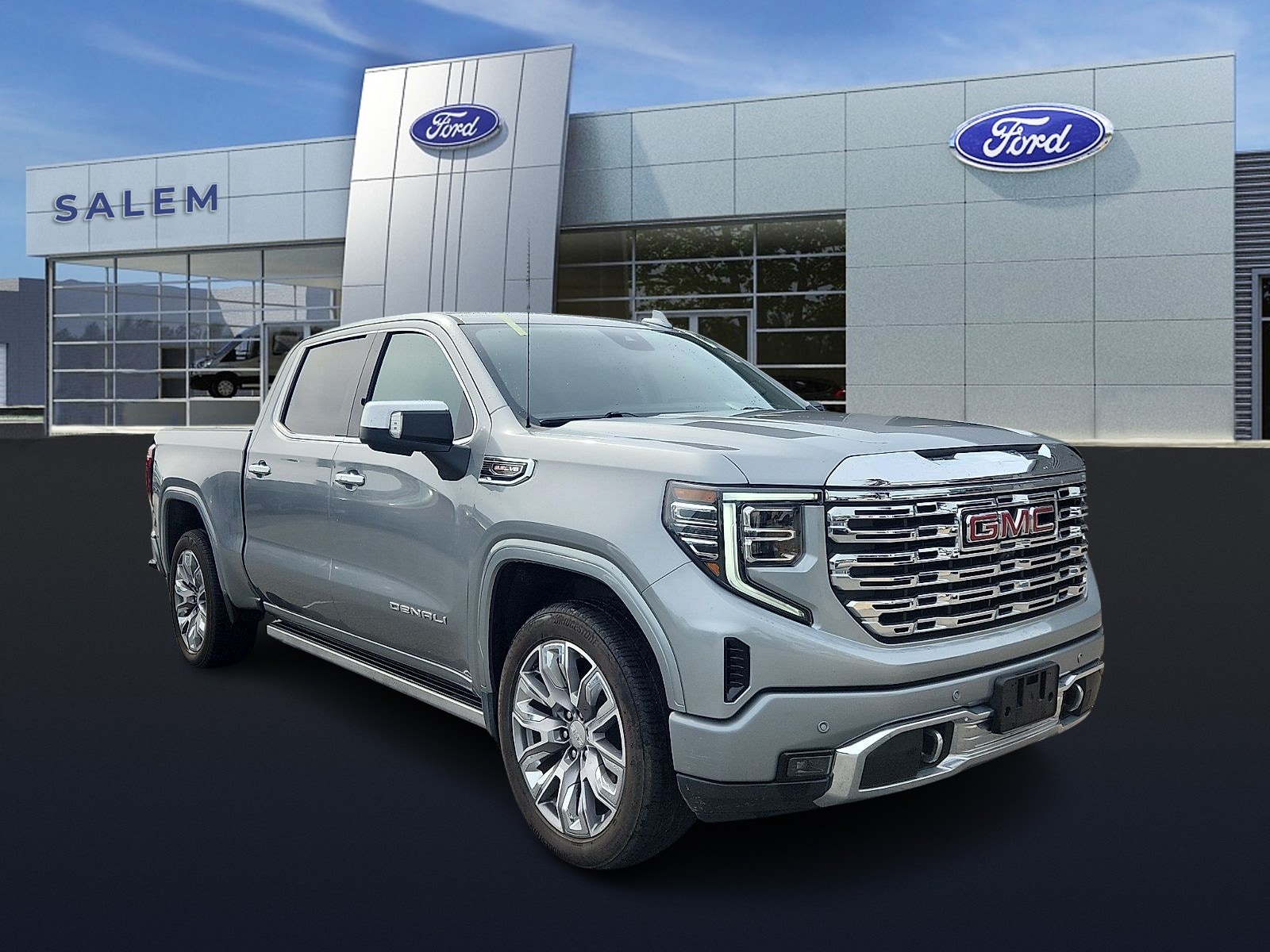 2024 GMC Sierra 4WD Crew Cab Short Box Denali's photo